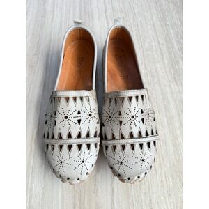 Spring Step Soft Loafers Fusaro Taupe Leather Laser Cutout 41 Boho Artisan